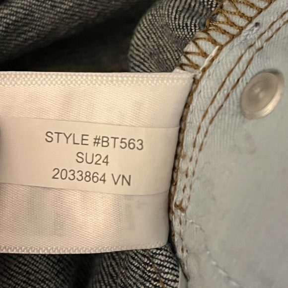 J. Crew 9” Demi Boot Cut Crop Jeans Raw Hem Size 30 Style BT563 - Picture 9 of 10